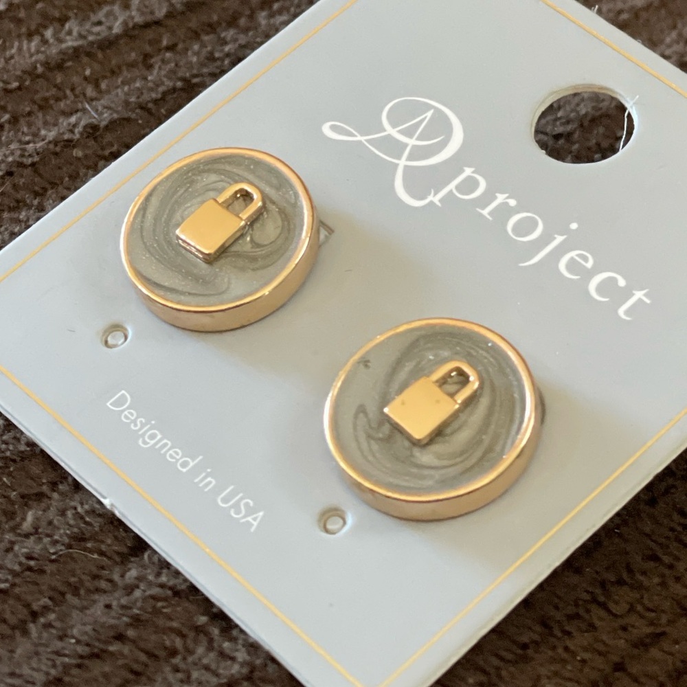 Gold and Gray Lock Circle Stud Earrings — AD Project - Picture 2 of 7